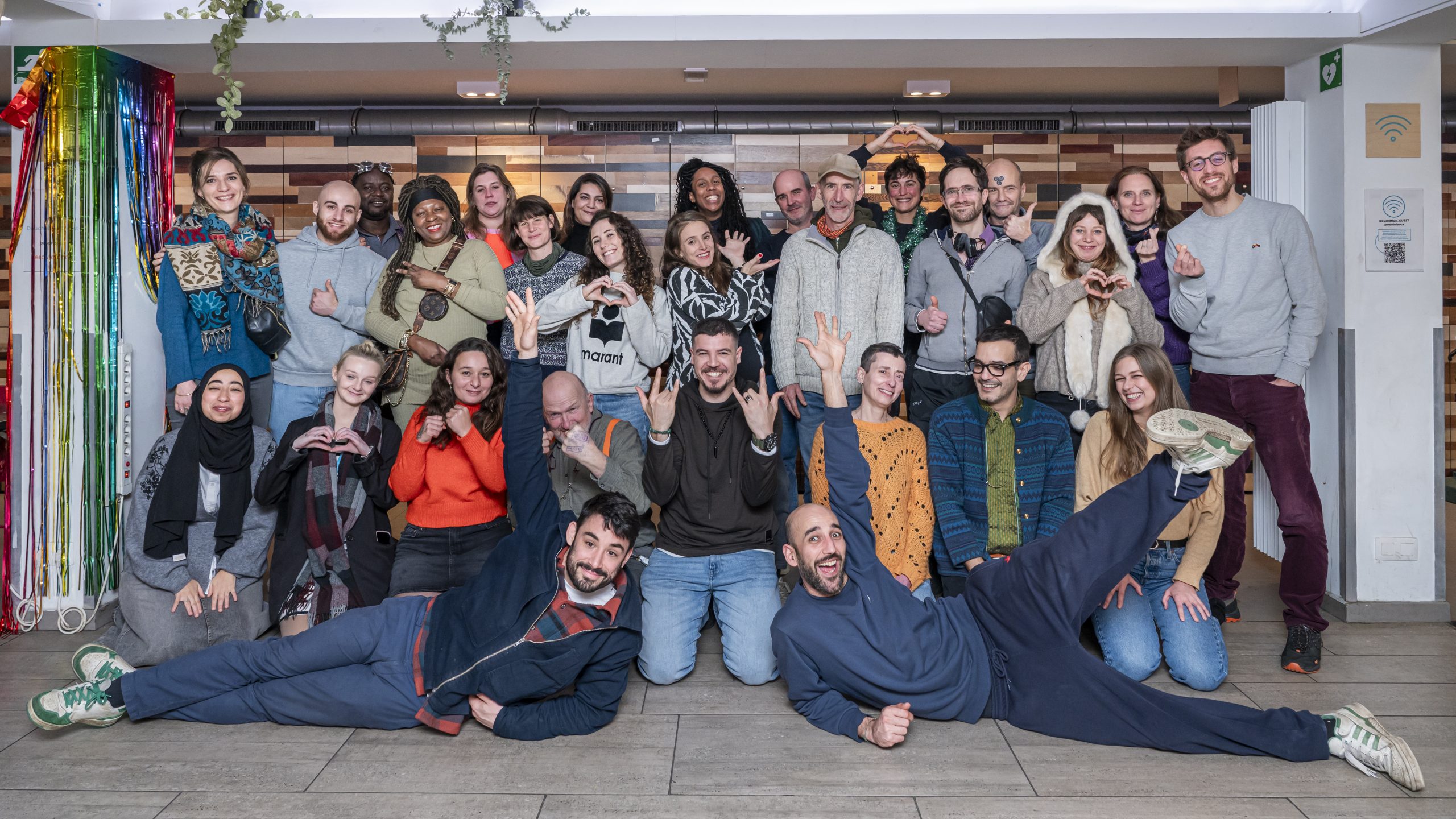 L'équipe de DoucheFLUX au complet, prête à accueillir de nouvelles personnes motivées par nos jobs !